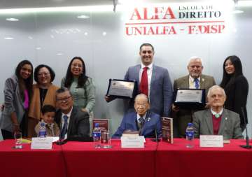 Cerimônia de premiação e lançamento de obra coletiva na FADISP
